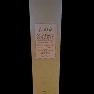 FRESH   Soy Face Cleanser *NEW* still in sealed box